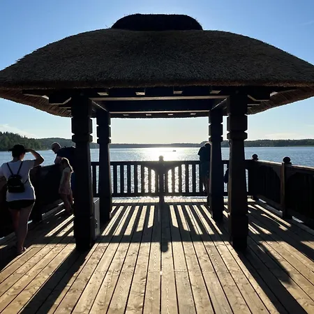 Aleksandra We Wielu Z Widokiem Na Jezioro דירה ויילה