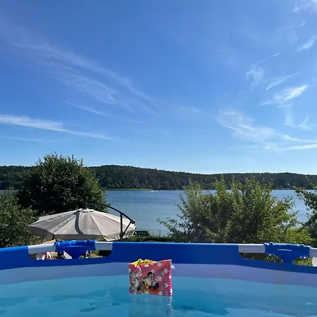 Aleksandra We Wielu Z Widokiem Na Jezioro Wiele