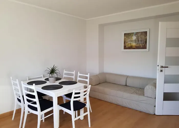 Aleksandra We Wielu Z Widokiem Na Jezioro Wiele