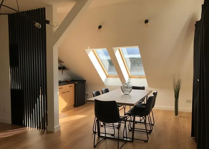 Aleksandra We Wielu Z Widokiem Na Jezioro Wiele