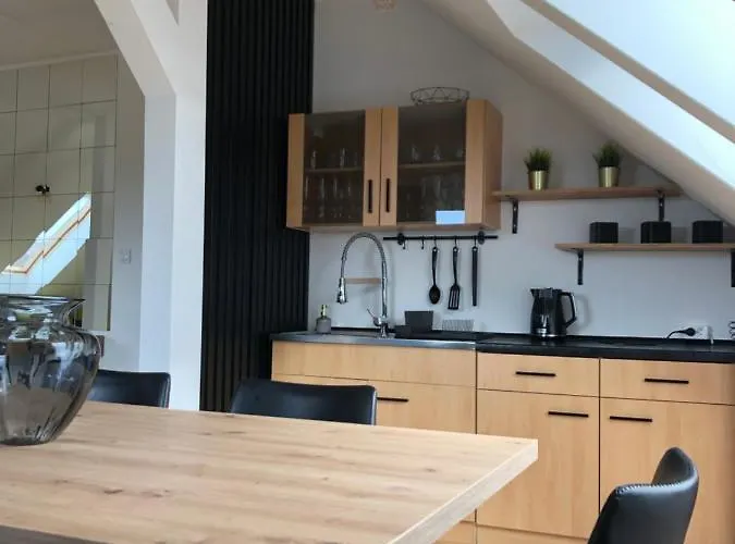 Aleksandra We Wielu Z Widokiem Na Jezioro Wiele