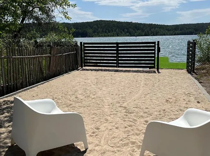 Aleksandra We Wielu Z Widokiem Na Jezioro